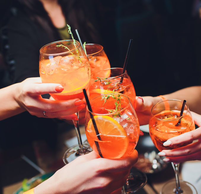 https://assets.jumbo.cl/uploads/2025/07/landing-la-cava678x655-foto1.jpg